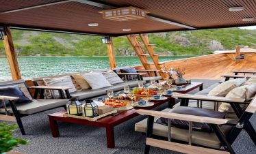 1 Day Trip Phinisi Boat – Fullday With Sunset Trip