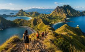 Pulau Padar Puncak Ikonik dengan Panorama Tiga Teluk yang Memesona